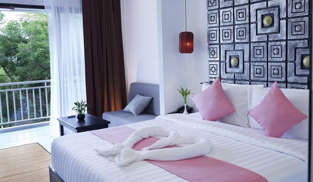 Deluxe King Room with Balcony