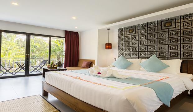 Deluxe King Room with Balcony