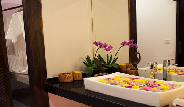 Deluxe King Room with Balcony