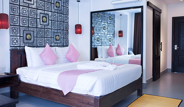 Deluxe King Room With Pool View